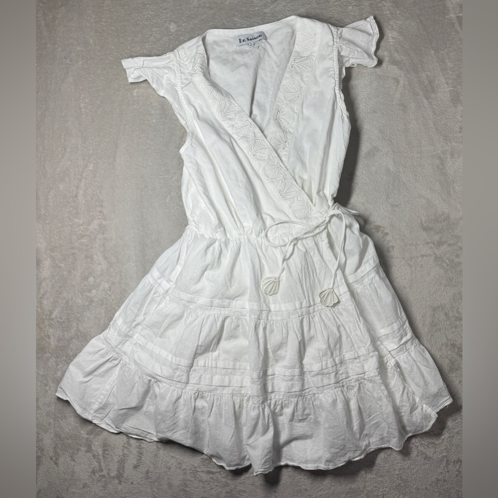 En Saison White Embroidered Seashell Mini Wrap Cottagecore Dress Size Small